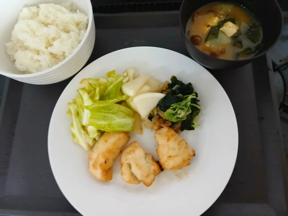 バイト中のごはん.+:｡ ヾ(◎´∀｀◎)ﾉ ｡:+.✨|ぽんすけさん