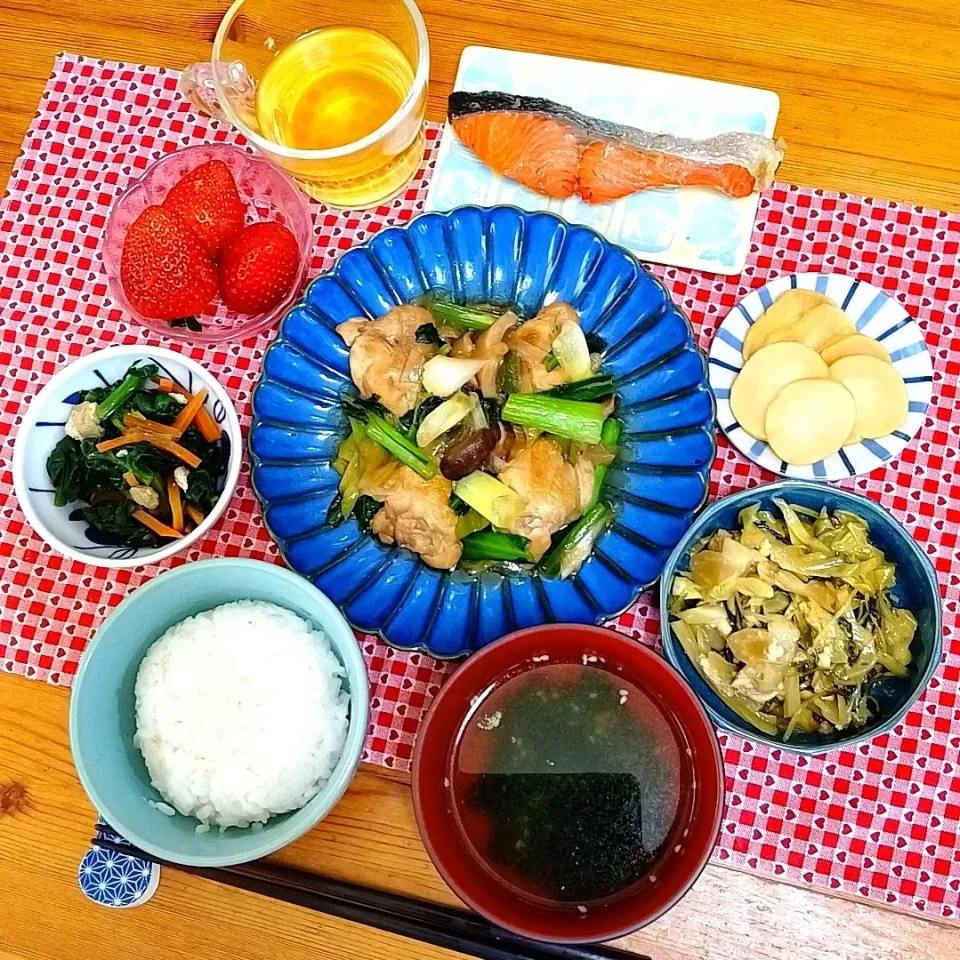 手羽元のこってり中華風煮込み晩御飯🥢|まゆめろさん