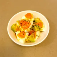 卵とアボカドのオリーブオイル和え|かわうそcookingさん