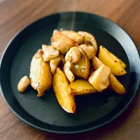 じゃがいもとマッシュルームのガーリック炒め|にゃふてんさん