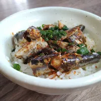 かおるさんの料理 ヨロン丼（オイルサーディン丼）| 古尾谷りかこさん