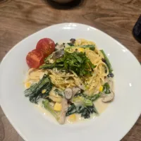 しめじと小松菜のクリームパスタ