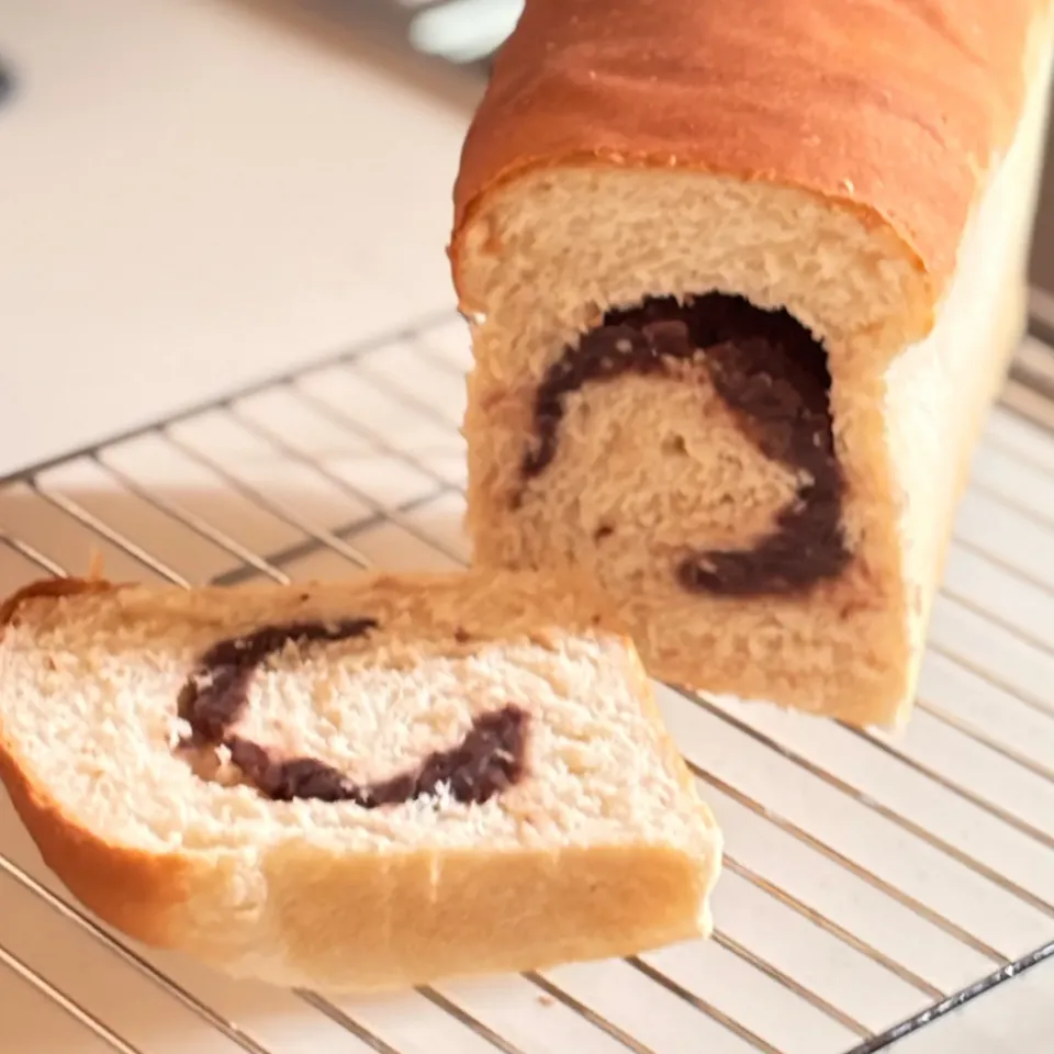 甘酒入りの生地であん食パン🍞|みーしゃさん