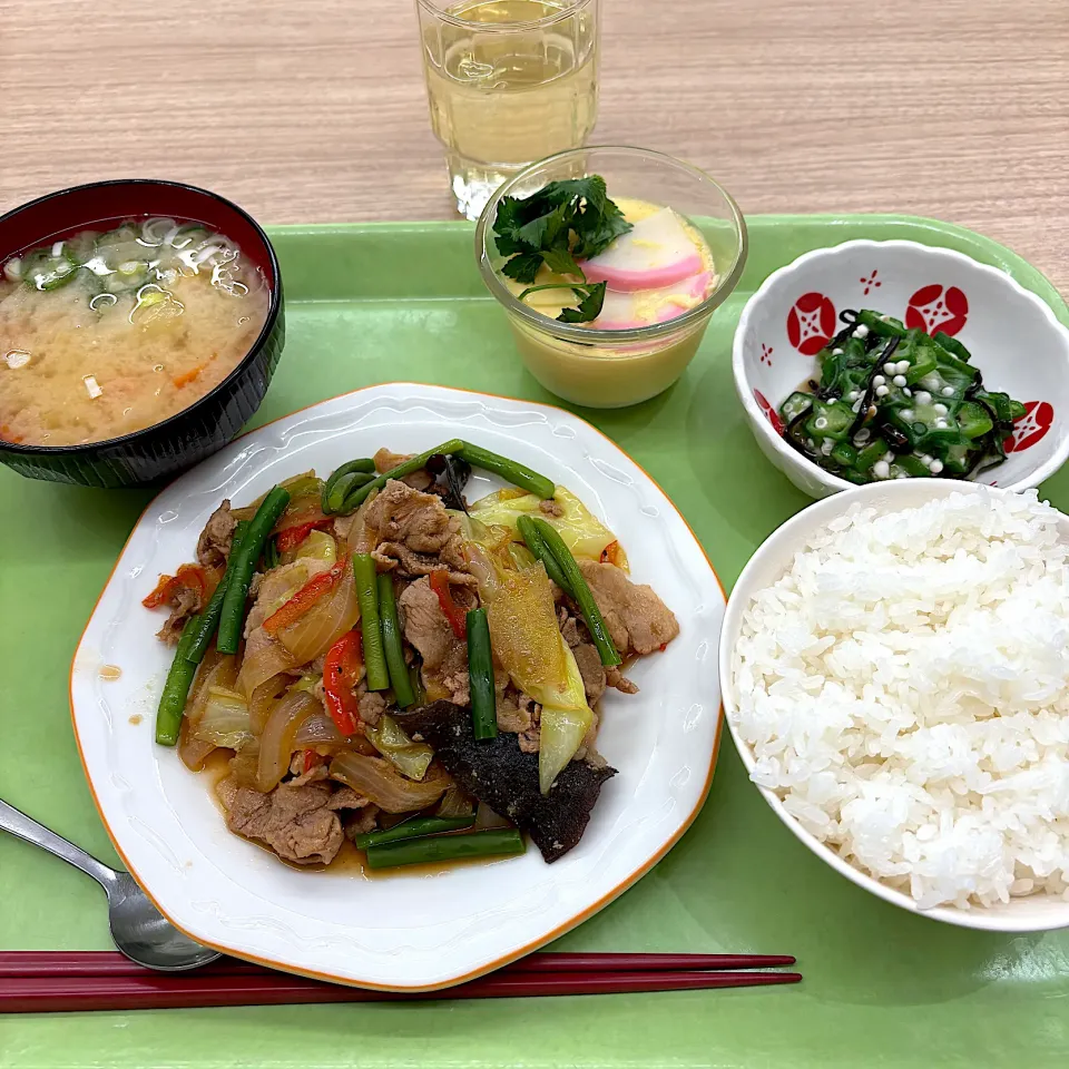 寮の晩ごはん😋オイスター炒め、茶碗蒸し|すかラインさん