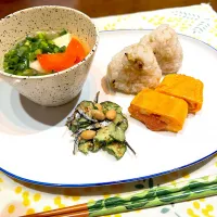 娘のあさりごはんでおにぎり🍙| kaoriさん