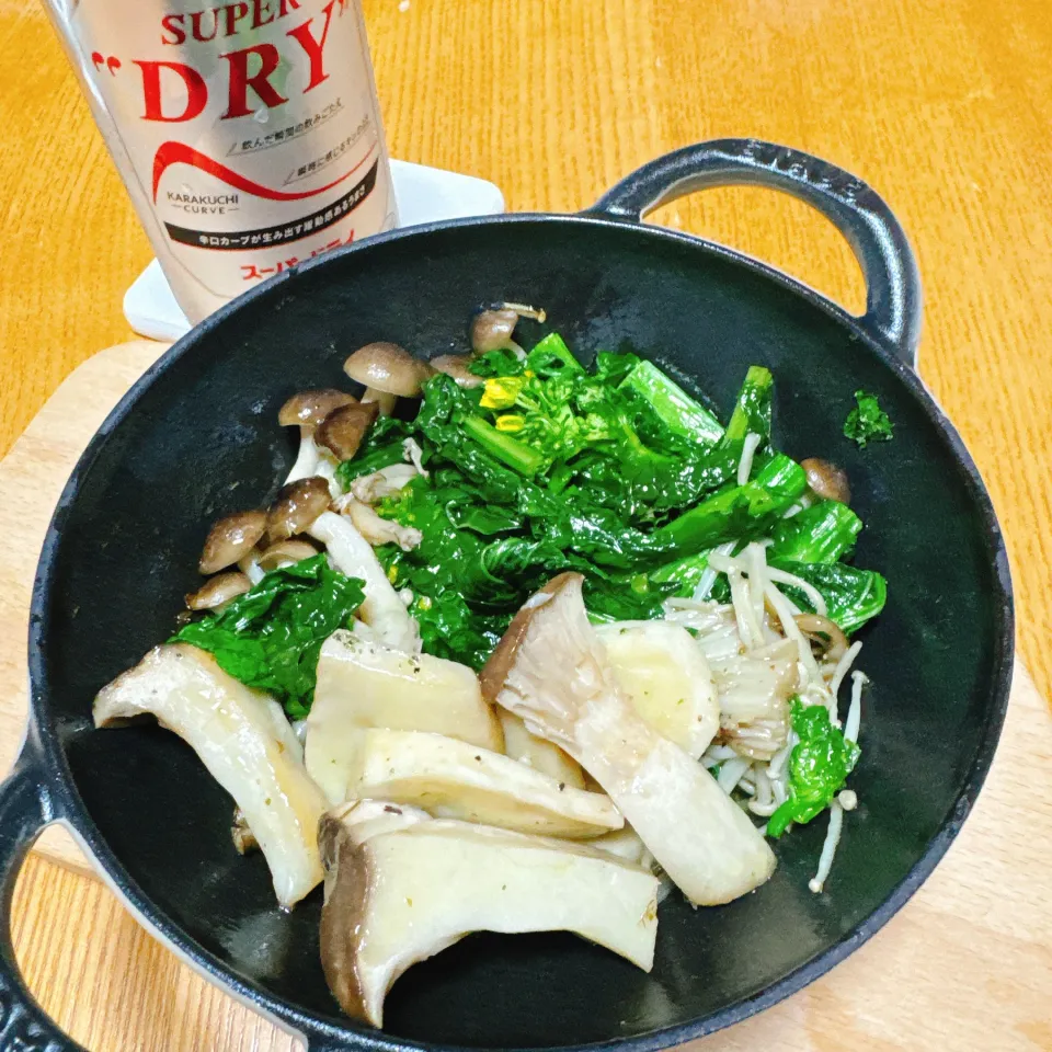 アヒージョ
湯豆腐
🍻

どっちにも菜の花入ってます😆|naoさん