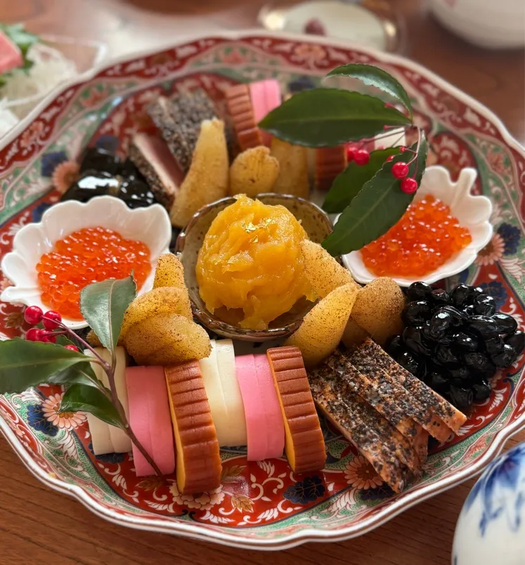 切って並べただけおせち🎍|hmさん