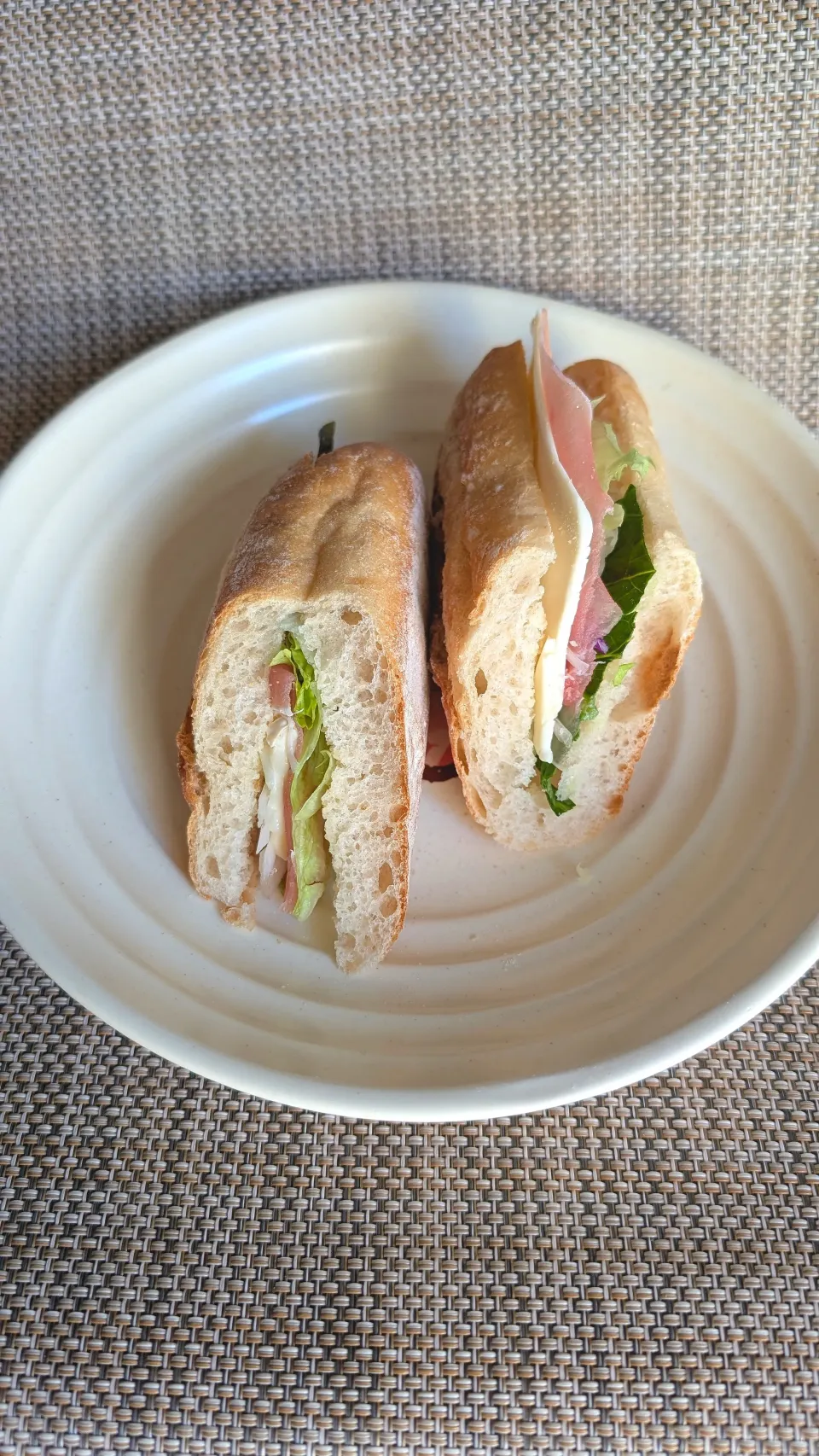 生ハムとチーズのカスクートサンド|どかどかさん