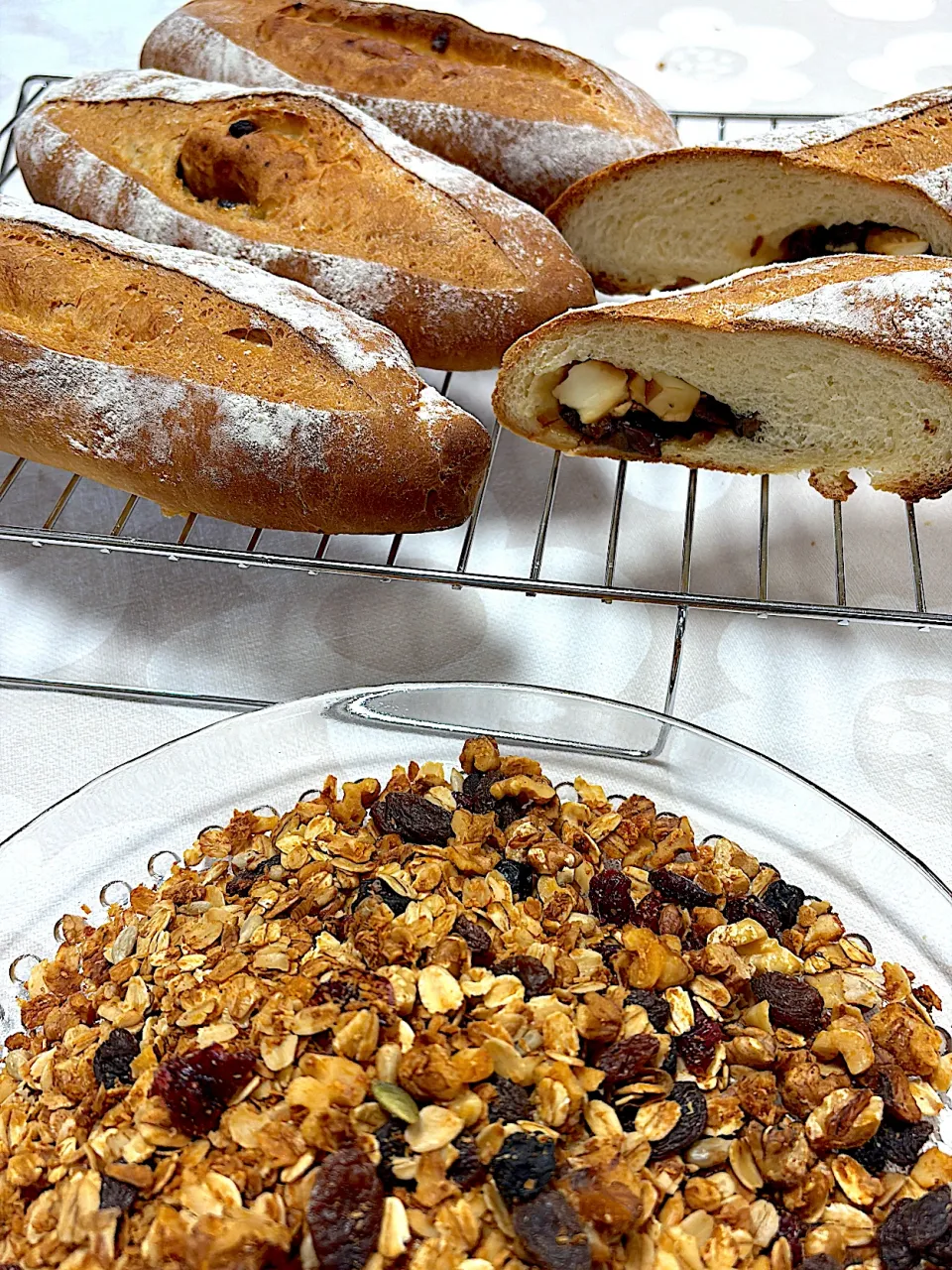 ☆明日の朝パン☆ フルーツグラノーラ　　洋酒漬けフルーツとチーズパン|hamamaさん
