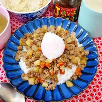 J鶏ソースで簡単ドライカレー🍛🎶|まゆめろさん