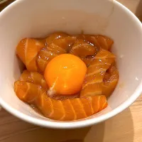 サーモンユッケ|ぺろたんさん