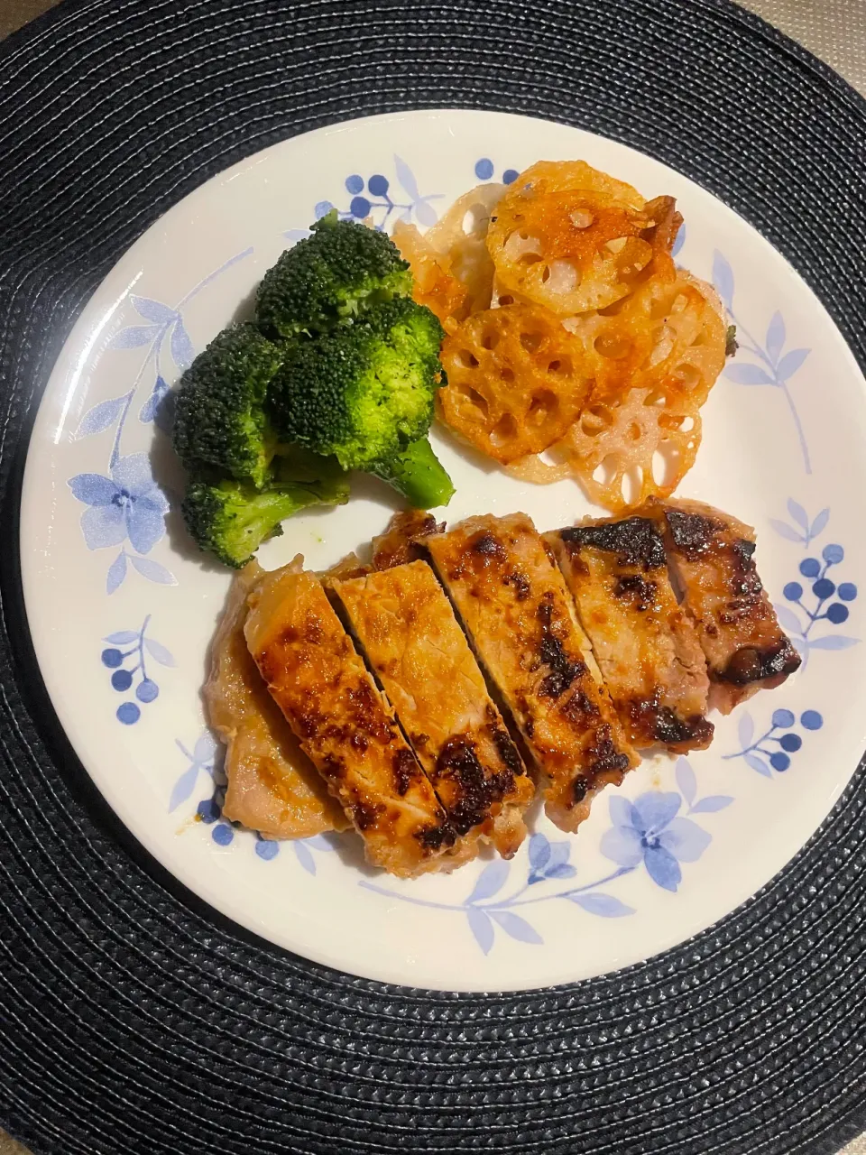 もち豚の塩糀味噌漬け焼き|めんちゃんさん