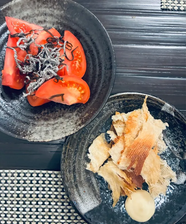 塩昆布トマトとエイヒレ|ぽくくんさん