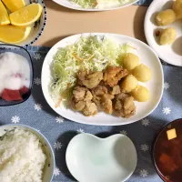 🌛*゜唐揚げ / うずら卵フライ / マグロ山かけ / 味噌汁|Ayakaさん