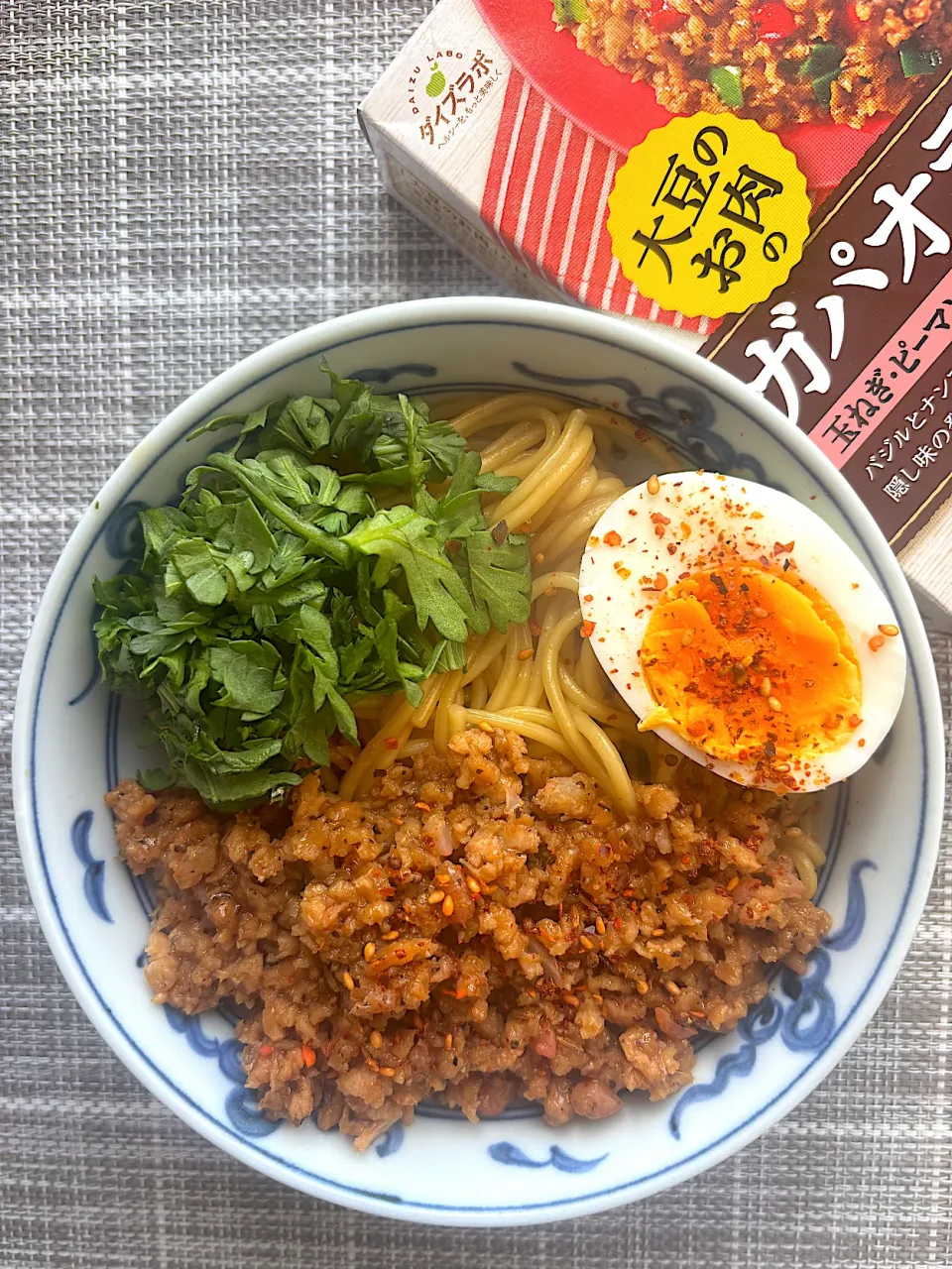 大豆のお肉ガパオライスの素で混ぜそば|栃倉 直人さん