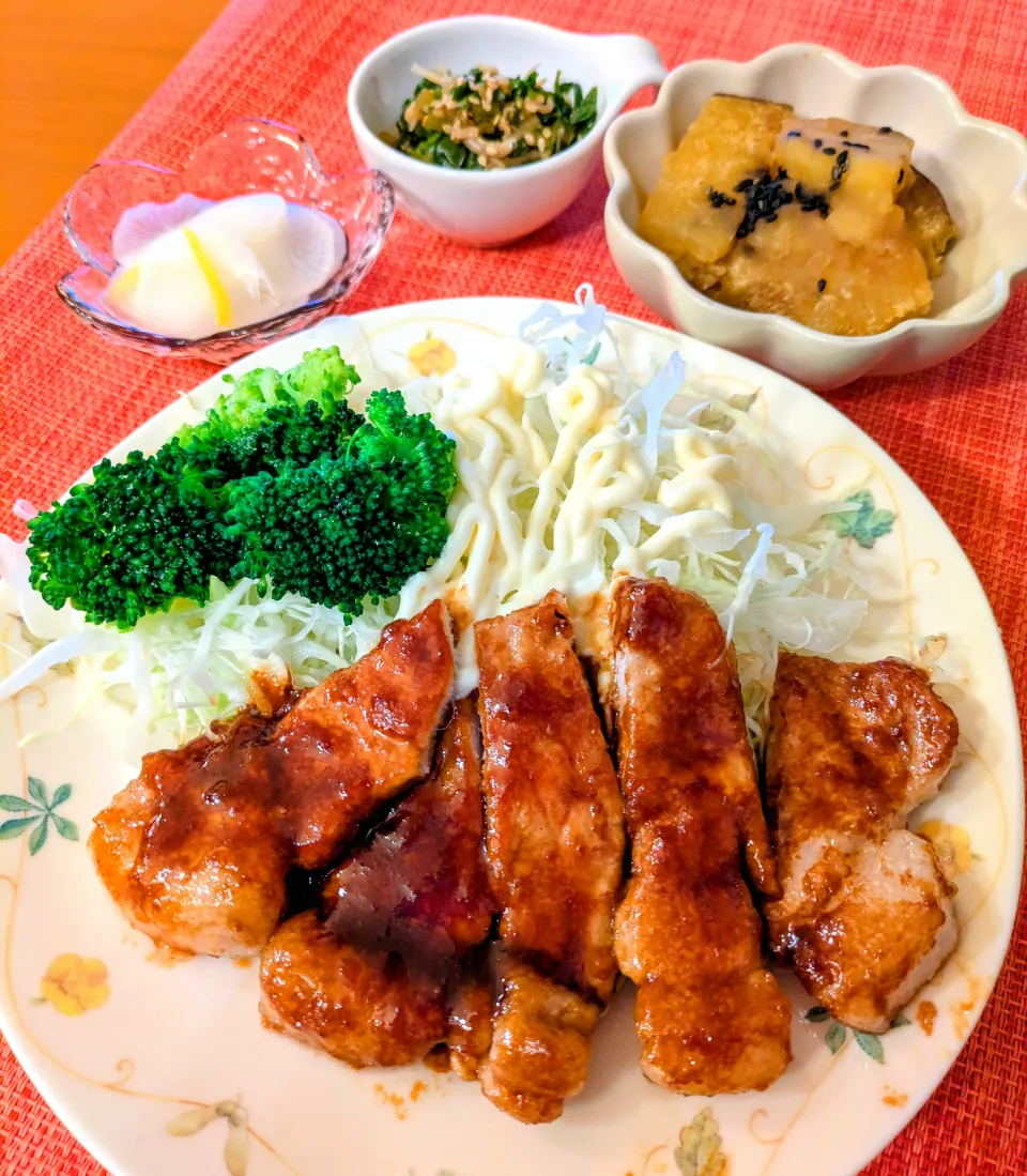 ☆トンテキ　☆さつまいも甘煮　☆大根葉じゃこ　☆柚子大根|chikakoさん