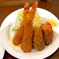 三鷹　七條のエビ&カキフライ定食(冬季限定)|Harukoさん