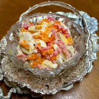 ササミ＊ゆで卵🥚紅くるり＆人参ピクルス🥕シラチャーマヨ和え|henryさん