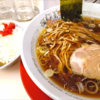 【2025年4月開業】 
【荻窪の本店は1949年創業】 
【完全キャッシュレス対応】 
荻窪中華そば 春木屋 恵比寿店 
中華そば (油少なめ、950円) 
＋ミニ春木屋昭和カレー
 (ご飯少なめ、380円) 
@恵比寿1分 
(JR渋谷駅から徒歩18分)
22031
〈醤15塩8噌2タ2出1F1冷0チ1混1つ0〉|大脇さん