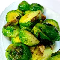 Brussels Sprouts Lemon Garlic Sauté|gonbenさん