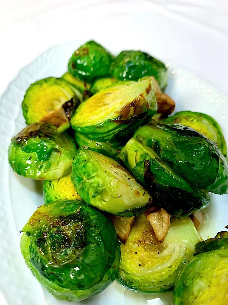 Brussels Sprouts Lemon Garlic Sauté|gonbenさん