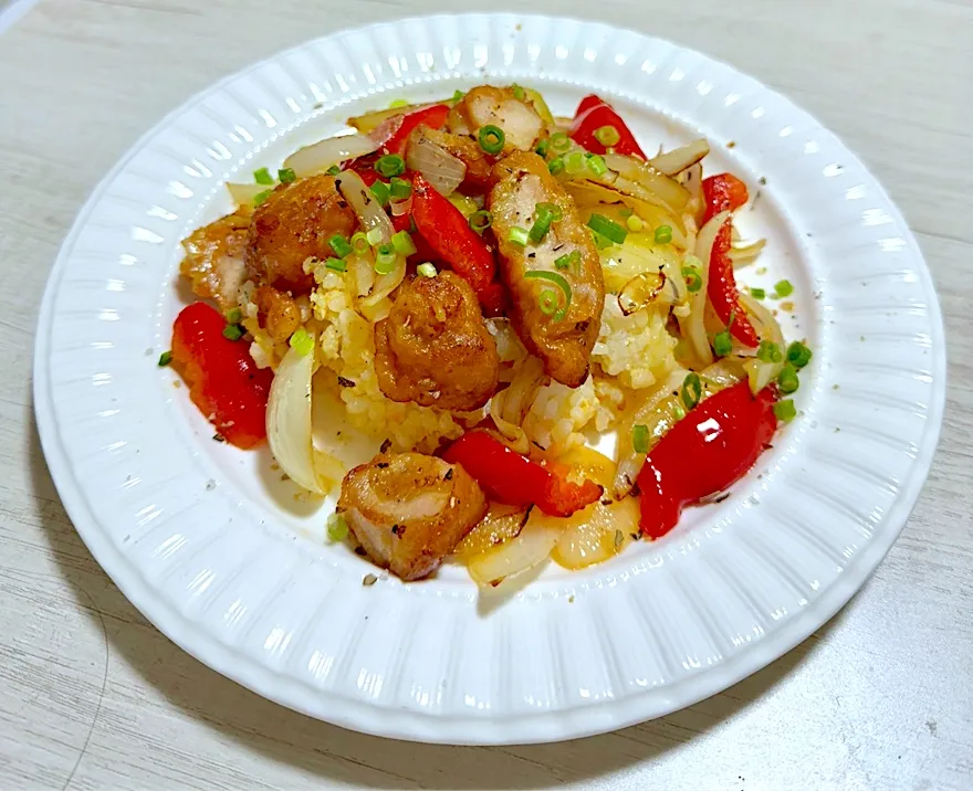 Fried chicken and paprika stir fry|tap.rinさん