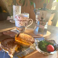 朝日を浴びながらの朝食|izunさん