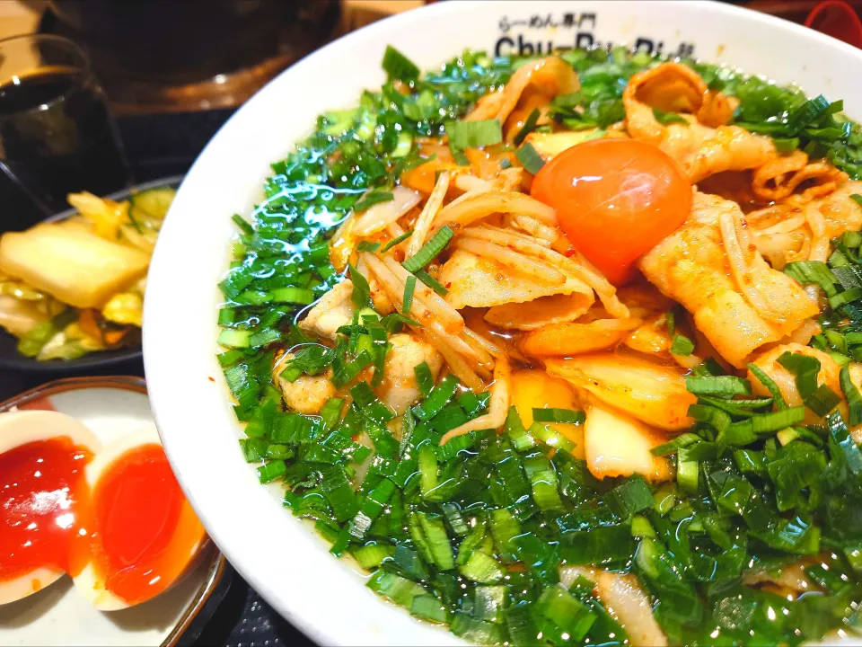 【2月限定】
【TRYラーメン大賞 2019~2020 新人賞みそ部門優秀賞】 
らーめん専門 Chu-Ru-Ri ちゅるり
スタミナらーめん~改~ (1,400円) 
＋味玉 (別皿、SNSフォローで無料) 
＋白菜の浅漬 (卓上、無料) 
＋ミニアイスコーヒー (無料) 
@十条7分
26032
〈醤16塩8噌󠄀2タ2出1F1冷0チ1混1つ0〉
|大脇さん