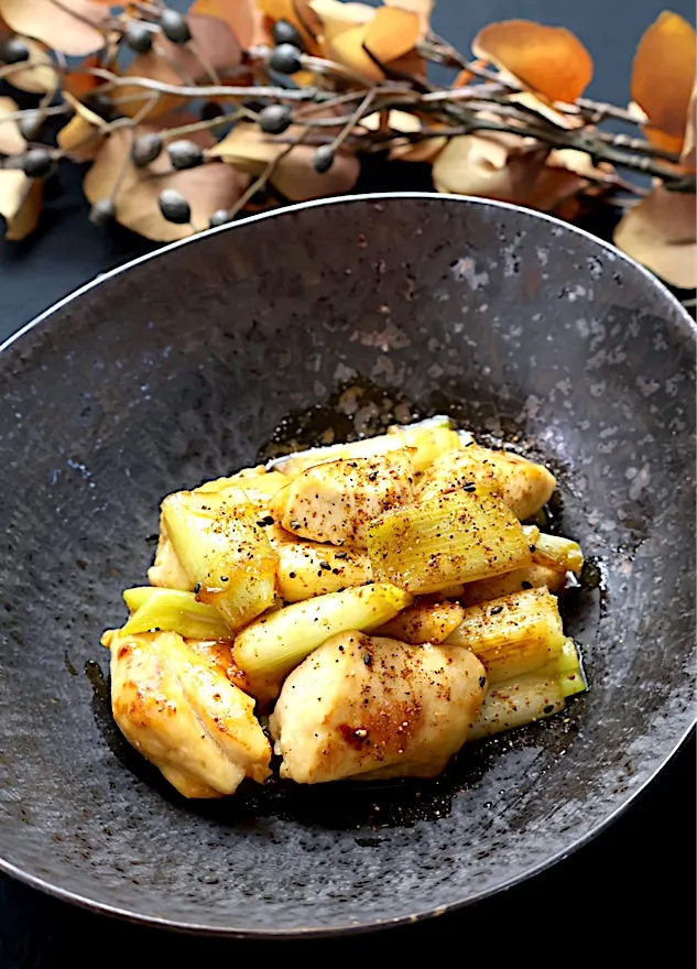 鶏ムネ肉とネギの焼き鳥風炒め|めいめいさん