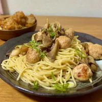 鶏つくね団子と舞茸の和風パスタ|ふくすけ食堂さん