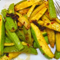 zucchini with garlic and crushed red chilies|hinaさん