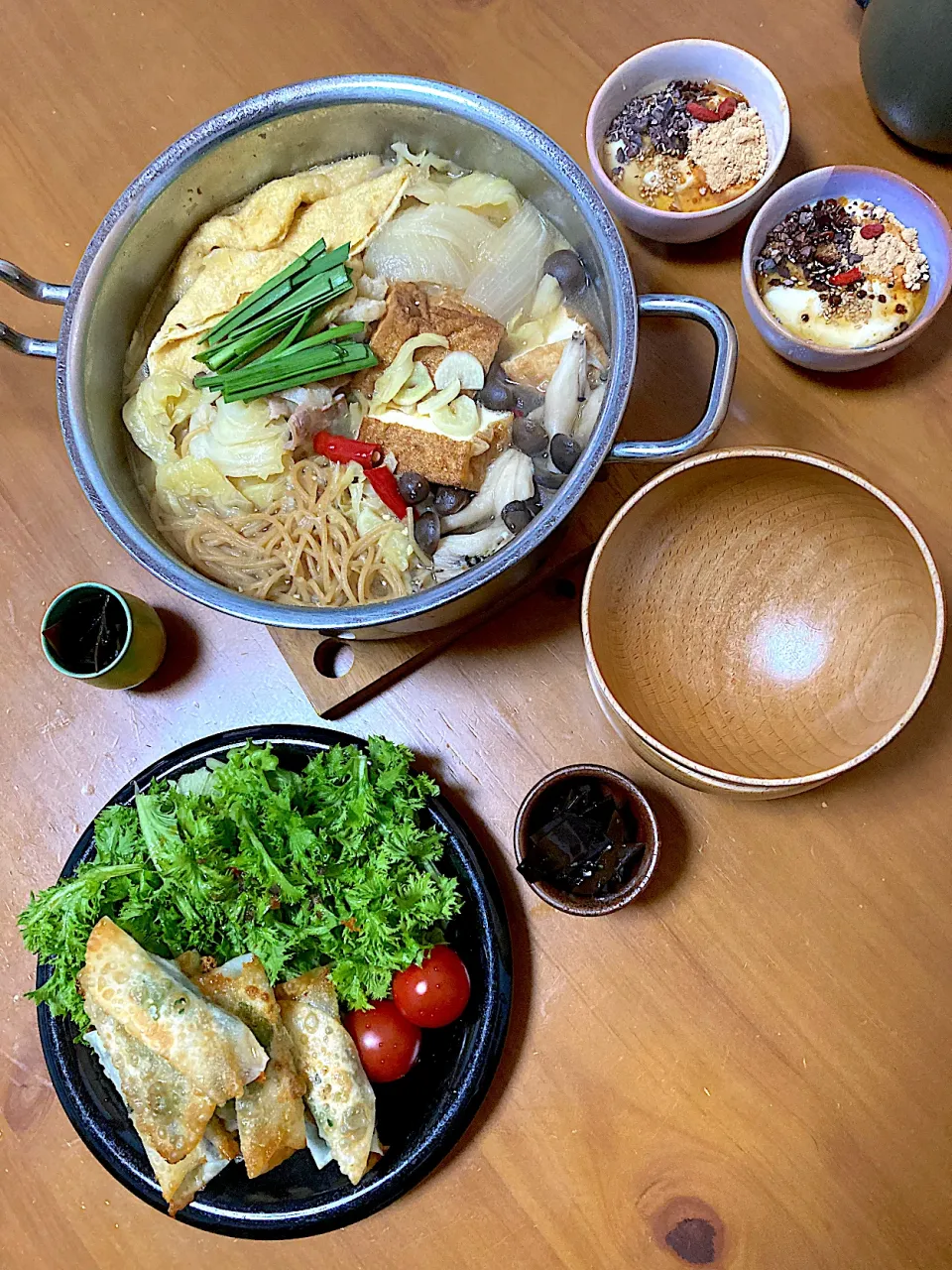 モツ鍋♡餃子の皮でささみカマンベール大葉揚げ♡わさび菜のサラダ♡もりもりトッピング豆乳グルト|さくたえさん