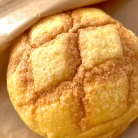 セブンイレブン  焼きたてメロンパン|ねこまるさん