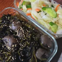 こんにゃくと切り昆布の煮物、白菜の浅漬け|aoiさん