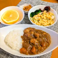 ☆ポークカレーライス　☆マカロニサラダ　☆福神漬　☆グレープフルーツ| chikakoさん