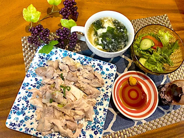 蒸し鶏と鶏出汁のスープ|🌼はなちゃん🌼さん