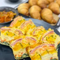 ガトーインビジブル、鶏もも肉のトマト煮込み、塩バターロール🥐| たーたさん