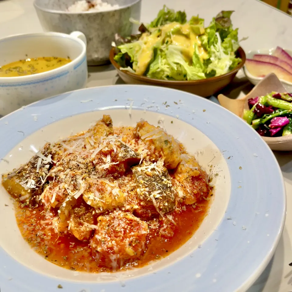 鶏肩肉と茄子のトマト煮込み。他。|ぎんさん