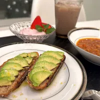 おはよう❤️パン買いに行かなきゃだな😆