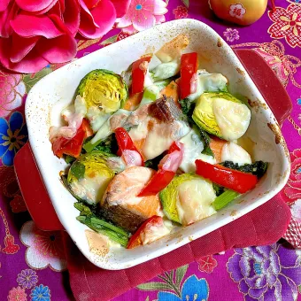 Snapdishの人気料理写真:鮭🐟と春野菜の味噌チーズ焼き🧀