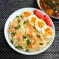 海老ピラフ＆ヒレ肉シチューでムスコの置きランチ|からあげビールさん