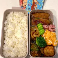 ピーマンの肉詰め
焼きそば
茄子・ピーマン・ひき肉炒め
えびひじき揚げ
シャウエッセン
枝豆
ブロッコリー
白米(ふりかけ)|ayumomさん