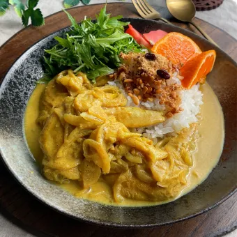 Snapdishの人気料理写真:ココナッツチキンカレー