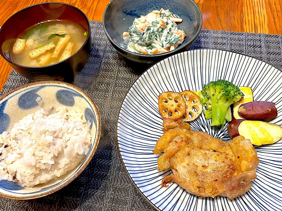 ノンフライヤーで作ったチキンステーキとほうれん草の白和え|kanonnさん