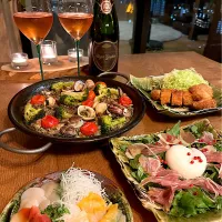 イカ墨パエリア　ブラッターチーズサラダ　とんかつ　刺身| izunさん