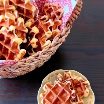 Snapdishの人気料理写真:ヨーグルトワッフル