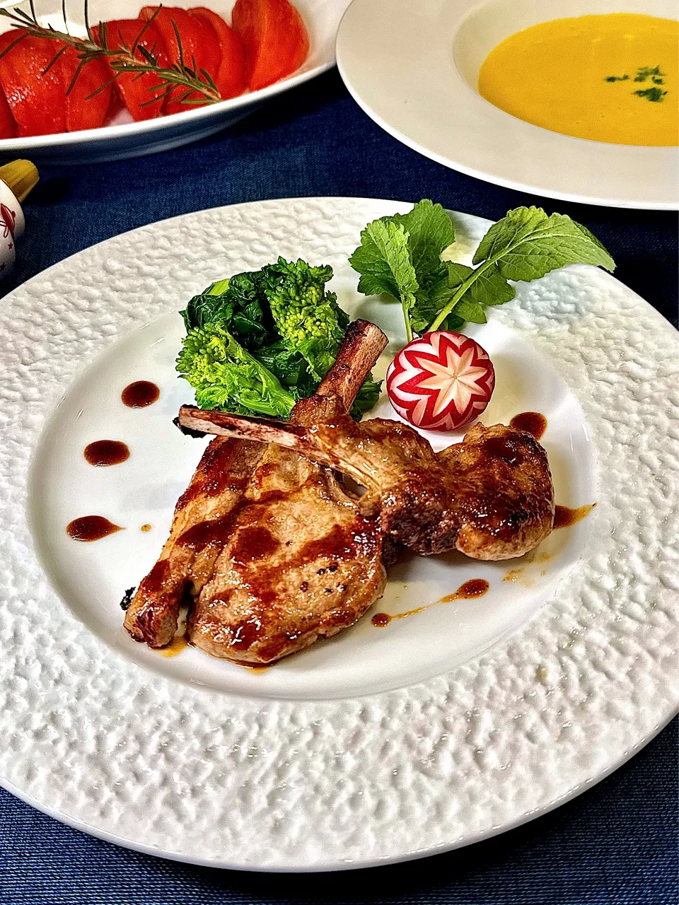 ラム肉ソテー＆Yummy!ソース.⋆﻿𝜗𝜚パンプキンスープ|鬼百合さん