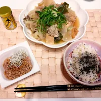 煮物(豚ロース、厚揚げ、大根、しめじ、ピーマン、こんにゃく)|さくらまるさん