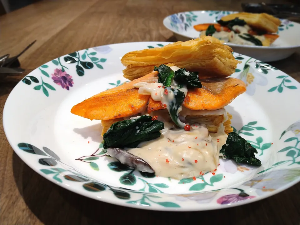 サーモンとほうれん草のクリームパイ|古尾谷りかこさん