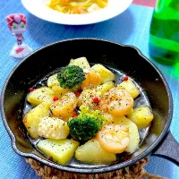 ジャガイモと海鮮のアヒージョ|アルティッチョさん